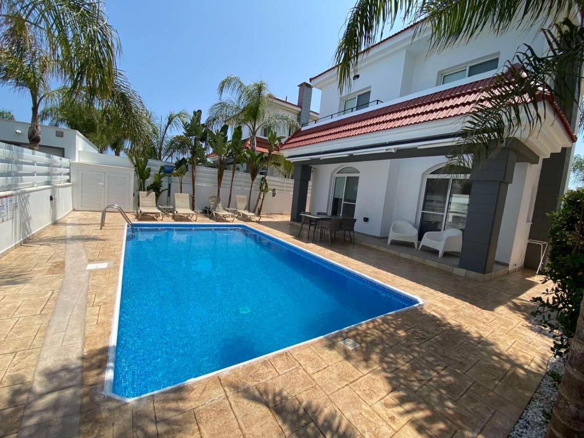 Villa Diana - 200 Meters From Kapparis, Fireman'S Beach Paralimni Esterno foto