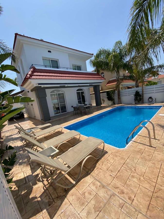 Villa Diana - 200 Meters From Kapparis, Fireman'S Beach Paralimni Esterno foto